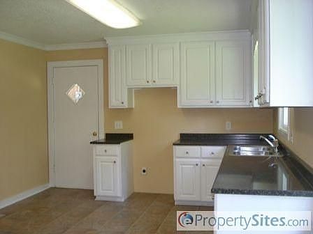 5th image of 206 Burdine Dr