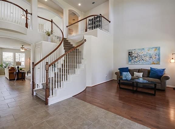 5th image of 352 Lake Livingston Dr