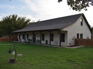 206 N Mount St, Chico, TX 76431