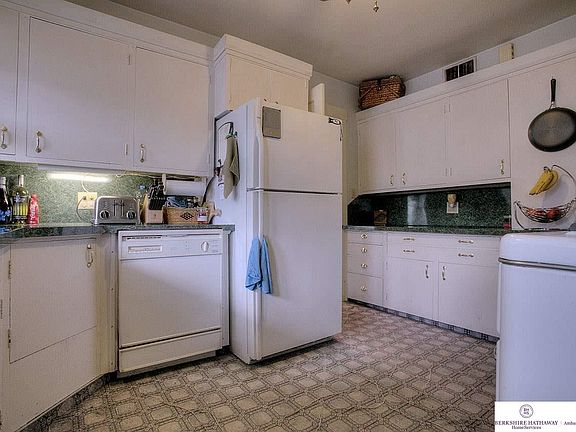 4th image of 5136 Emmet St