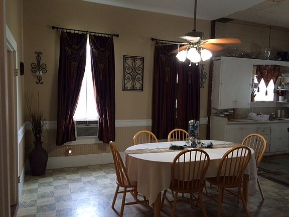 4th image of 542 N Church