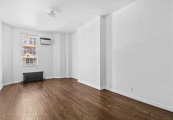 5th image of 729 6th Ave APT 1