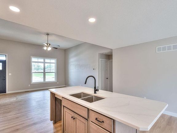 3rd image of 221 De Rosa Dr