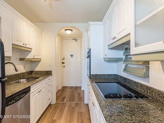 4th image of 5401 S Hyde Park Blvd APT 1102