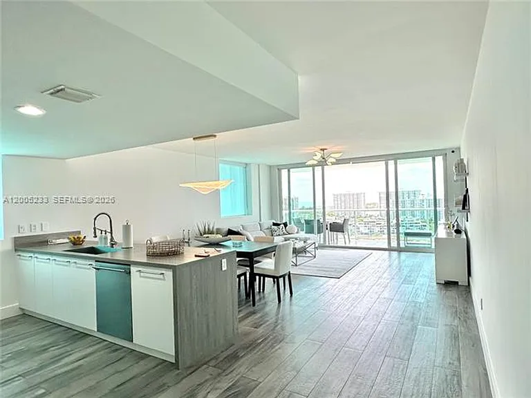 400 Sunny Isles Blvd #1708 — Photo 2