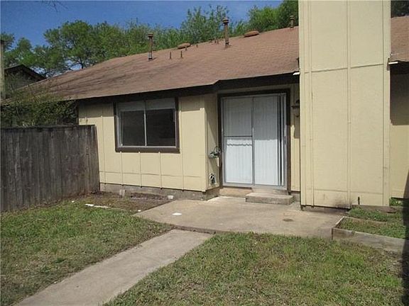 4th image of 1425 W Braker Ln #A