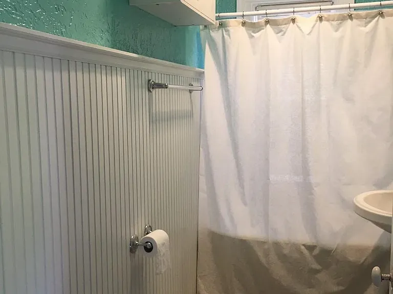 1664 N Astor St #UPPER — Photo 15