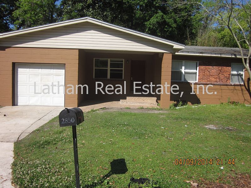 1st image of 2850 Robinette Dr