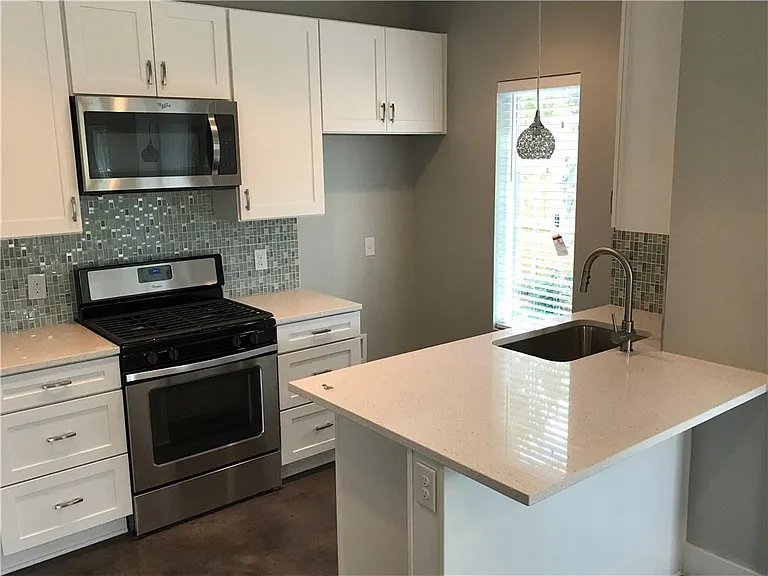 5504 Avenue F #2 — Photo 5