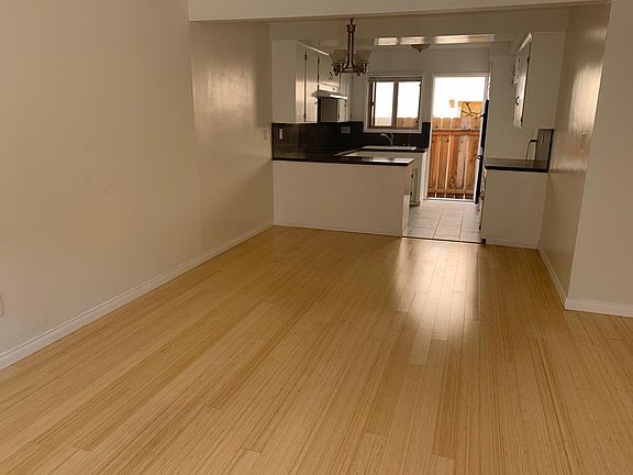 3rd image of 370 Palos Verdes Blvd APT 7