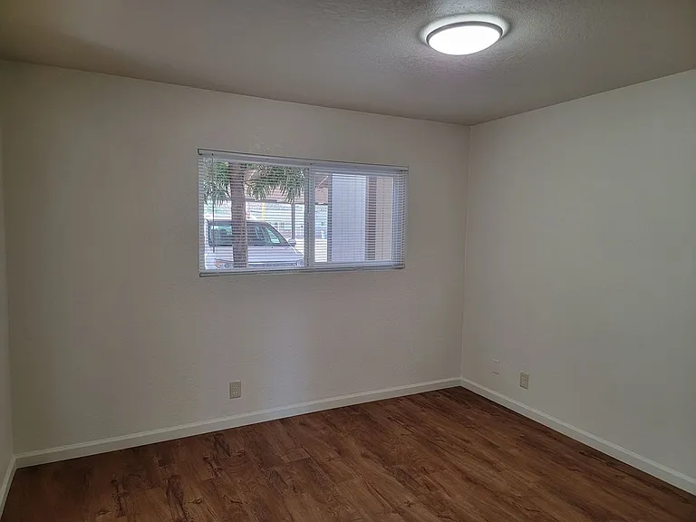 837 & 843 Lake Blvd #833-847 — Photo 8