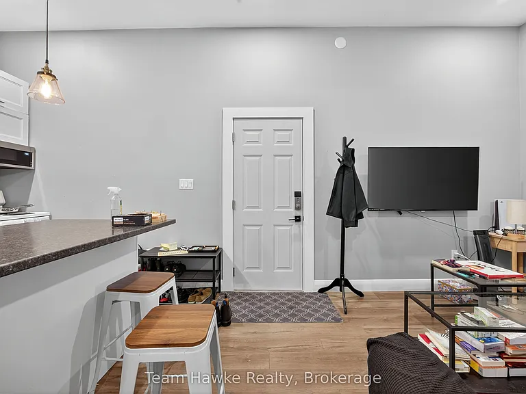 253 King St #2 — Photo 3