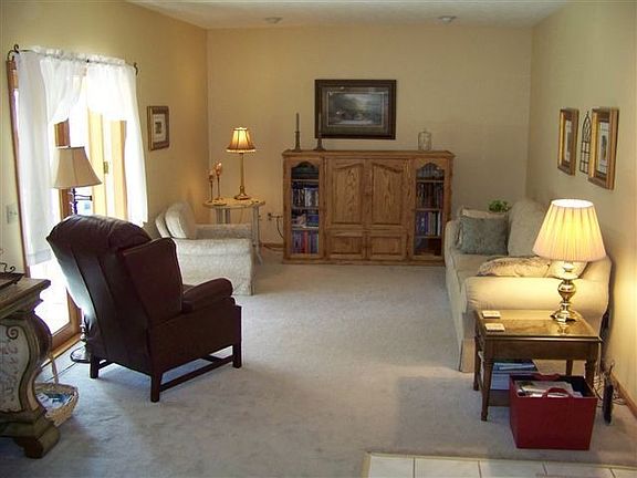 3rd image of 10003 Forestview Dr