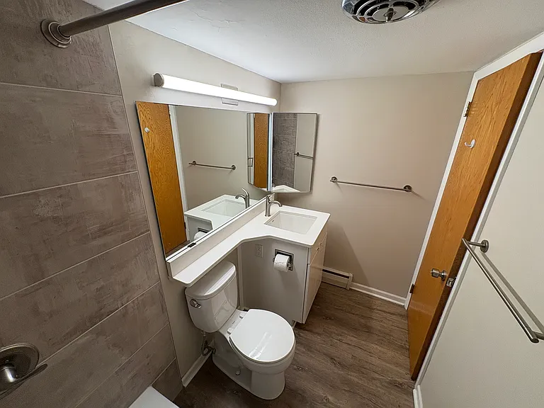4220 Ingersoll Ave #202 — Photo 12