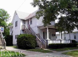 907 N Roosevelt Ave, Bloomington, IL 61701