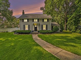 585 Wallinwood Ln, Jenison, MI 49428