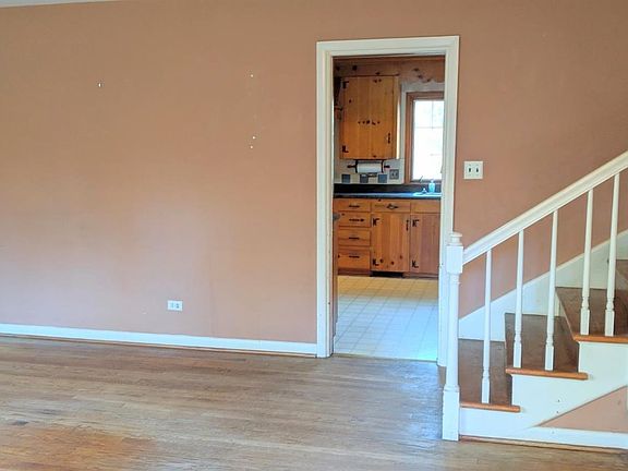 4th image of 3619 E Woodside Ave