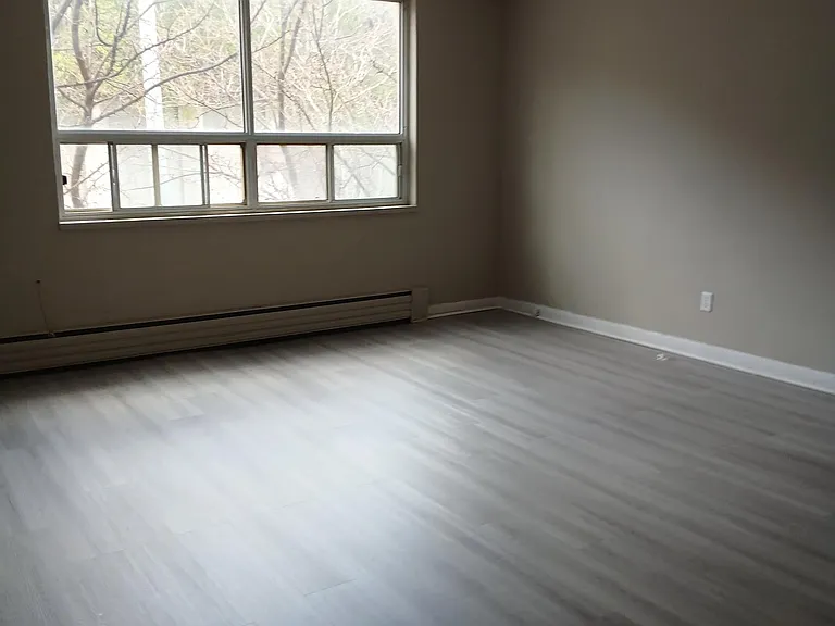 195 Wellington St S — Photo 11