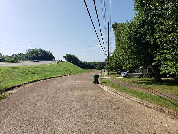 4th image of 613 8th St NW