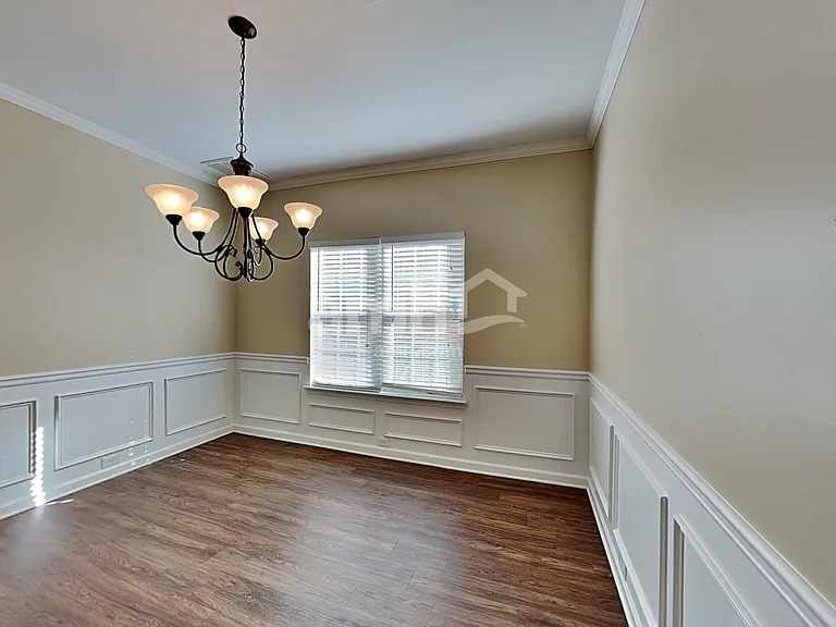 144 Tyre Dr — Photo 7