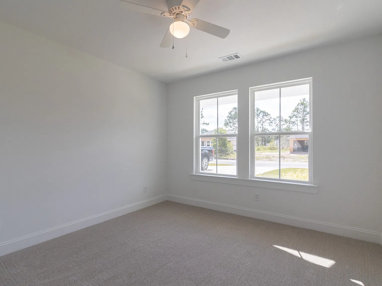 3 bed, 1350 sqft, $1,900 — Photo 4