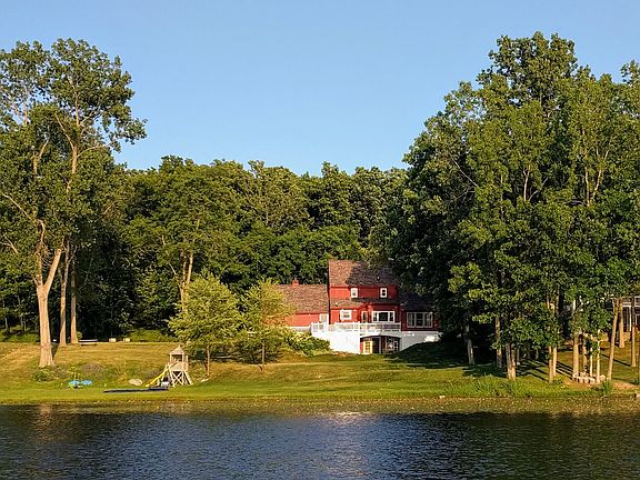 2nd image of 13466 Iroquois Woods Dr