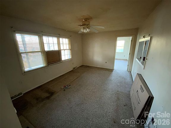 5th image of 154 Lovelace Rd