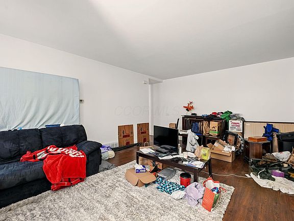 5th image of 445 Thurman Ave