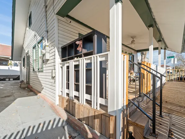 67-02 Almeda Avenue image 39 of 41