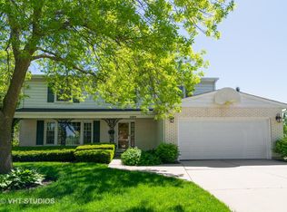 1739 N Dover Ln, Arlington Heights, IL 60004
