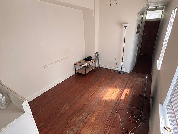 3rd image of 2114 E Fairmount Ave #1