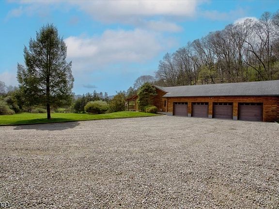 2nd image of 155 Wintermute Rd