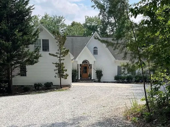 949 Fox Ridge Ln, Caryville, TN 37714