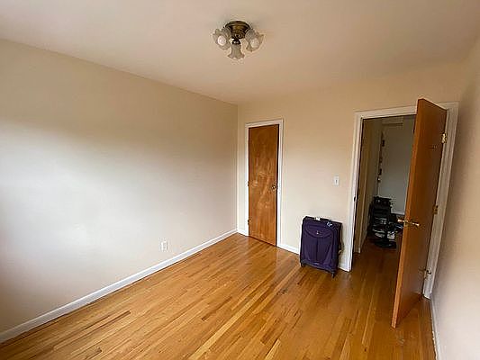 4th image of 31-12 31st St #3
