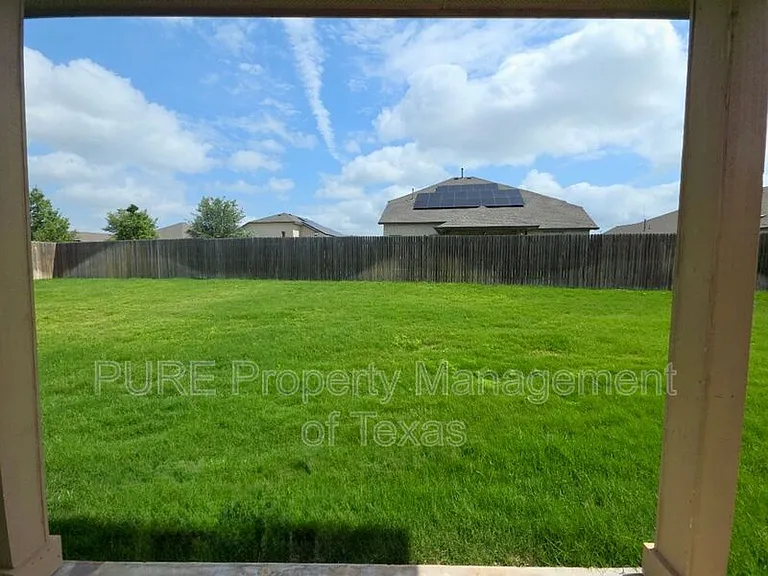 1019 Granbury Cv — Photo 20