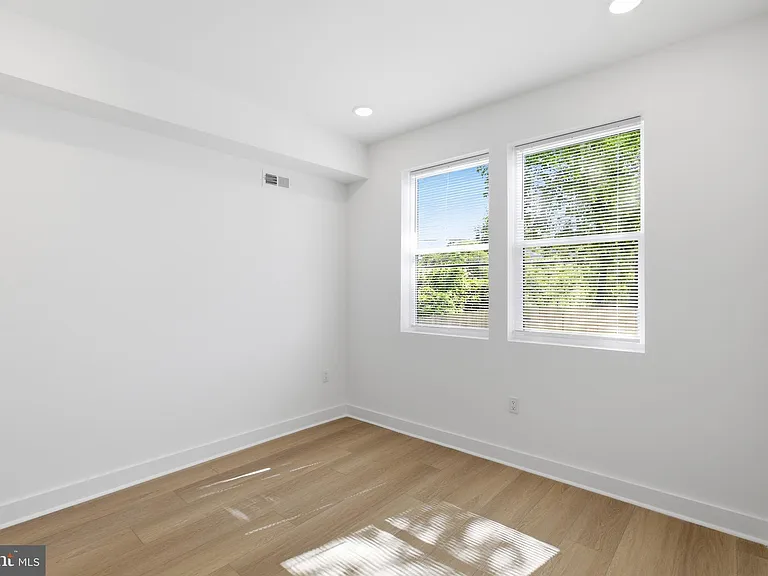 2505 N 11th St #1 — Photo 8