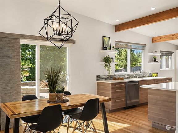5th image of 1015 166th Avenue SE