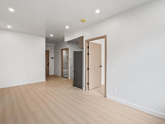 4th image of 96-11 37th Ave #4D