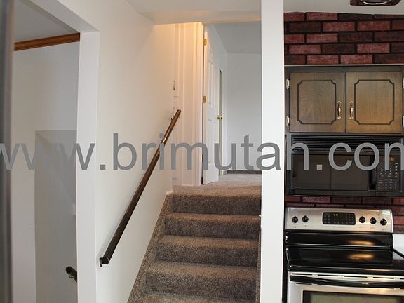 4th image of 602 E Pioneer Ave