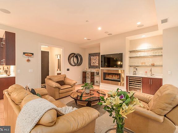 3rd image of 601 N Fairfax St APT 304