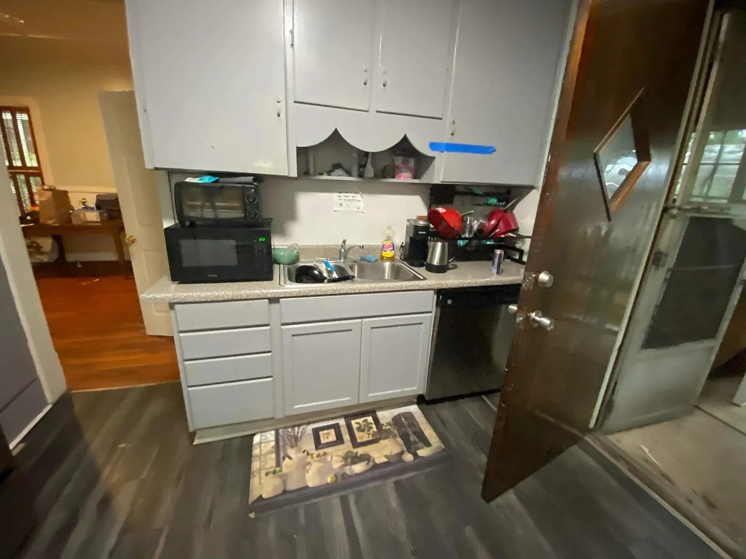 5 bed, 2038 sqft, $2,200 — Photo 2