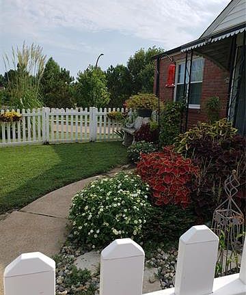 2nd image of 7808 Parkwood Dr