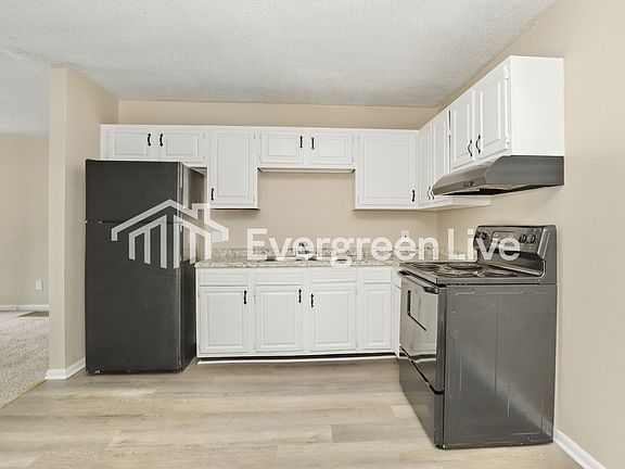 4th image of 604 Parkwood Dr