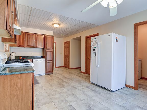 5th image of 105 S Bluff St