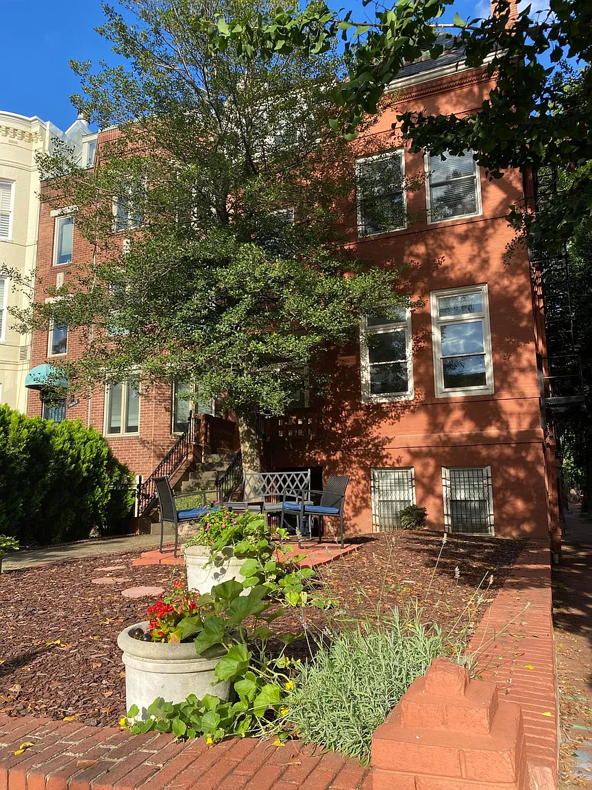 1821 16th St NW APT 104 photo 1
