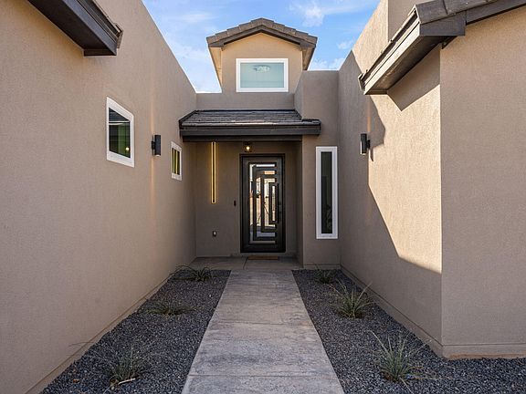 4th image of 513 6th St NE