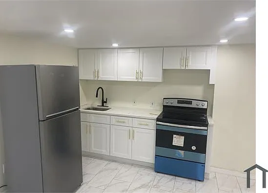 2 bed, $2,770 — Photo 3