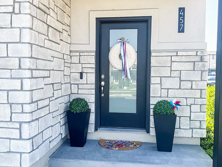 457 S Wood Stream Rd — Photo 3