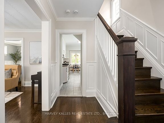 3rd image of 110 Chatsworth Dr