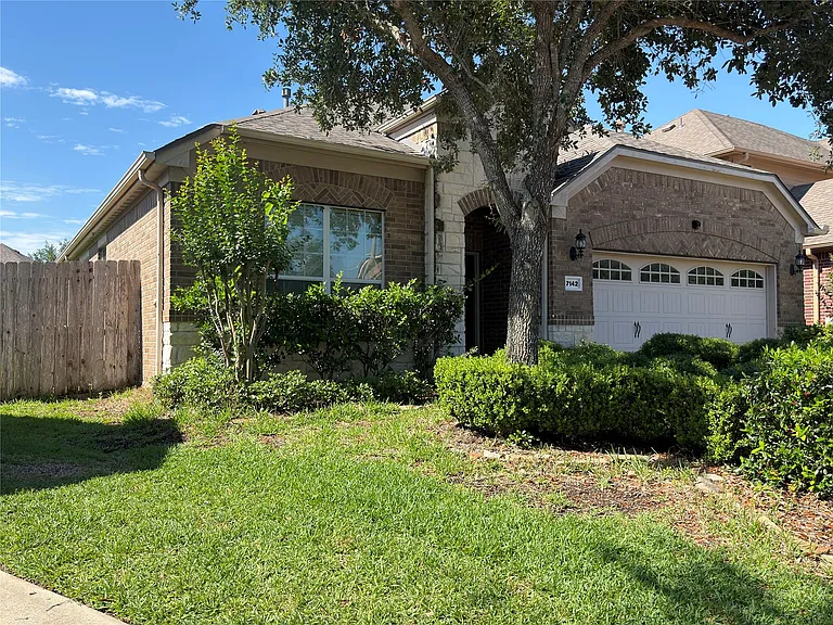 7142 Breton Bay Pass — Photo 4
